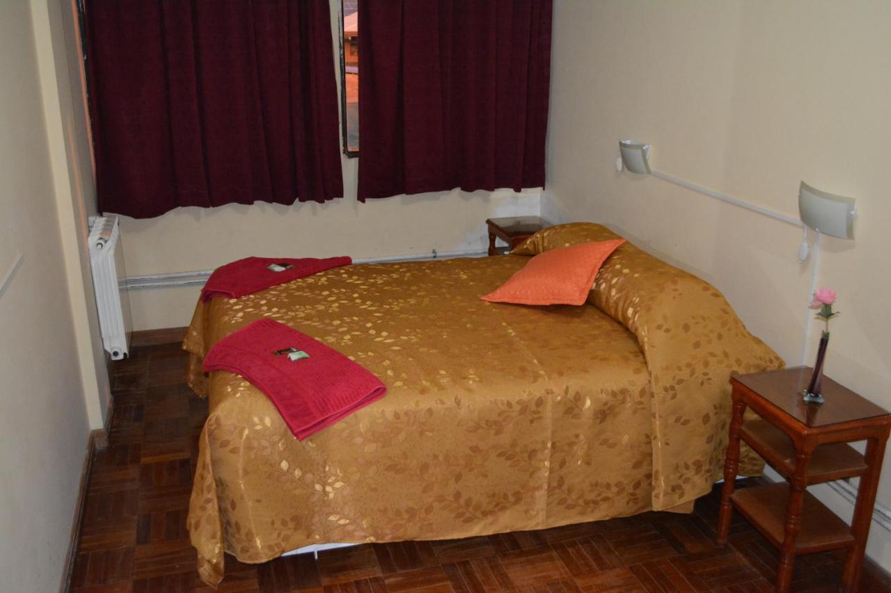 Julia Plaza Hotel Uyuni Szoba fotó